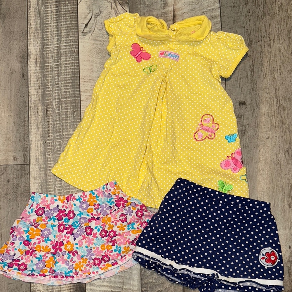 Lot of 3 Girl dress/shorts—size 12/18 months